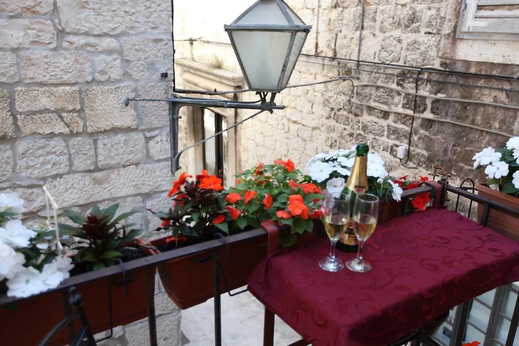 Tragurium & Salona Apartments Trogir