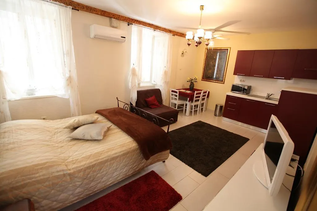 Tragurium & Salona Apartments Trogir Croatia