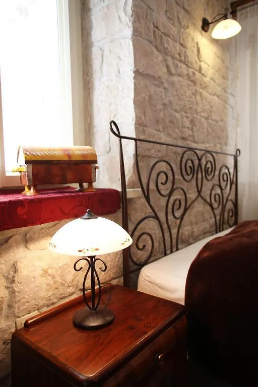 Tragurium & Salona Apartments Trogir